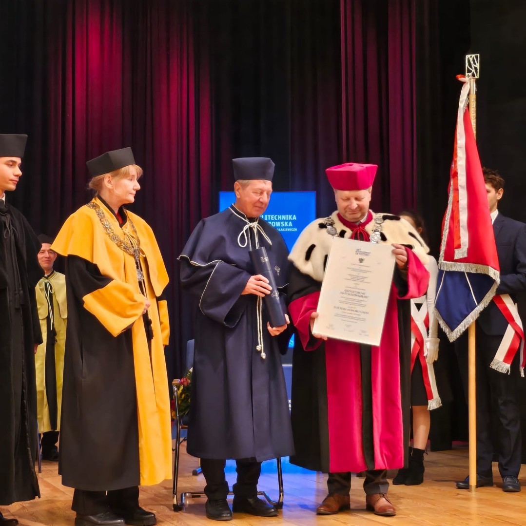 Uroczystość wręczenia dyplomu