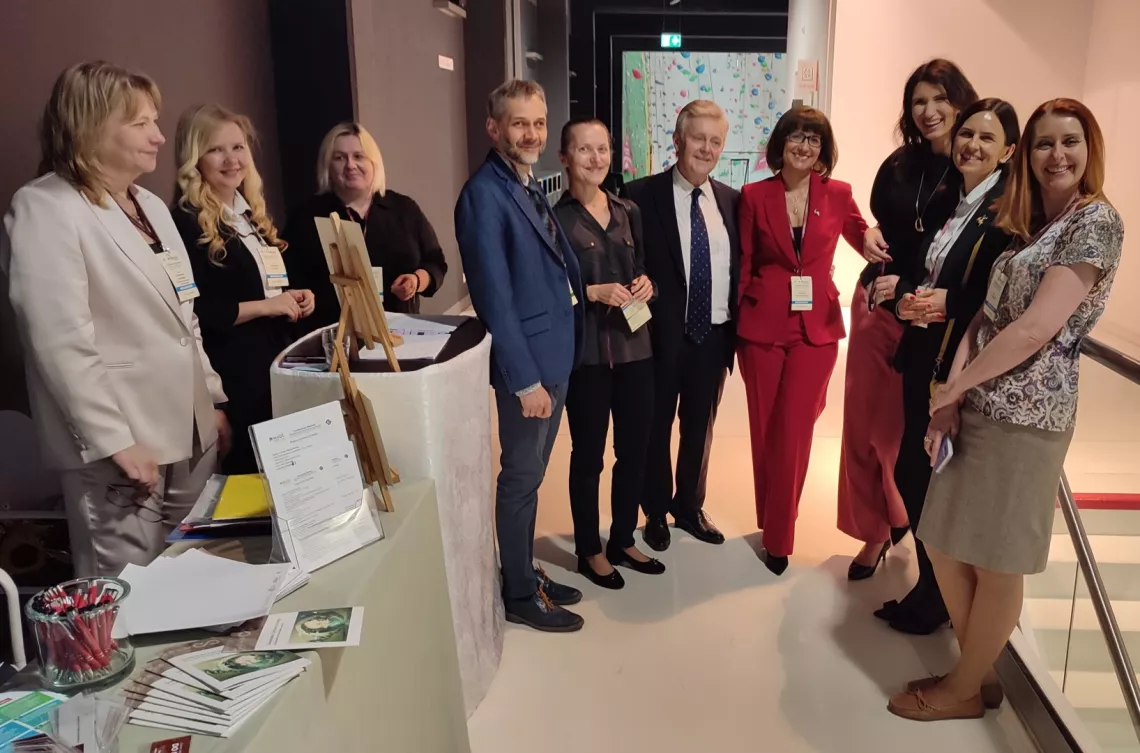 Spotkanie przy punkcie recepcyjnym władz wydziału i organizatorów konferencji