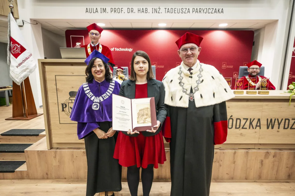 Laureatka z JM Rektorem i dziekan Wydziału Chemicznego