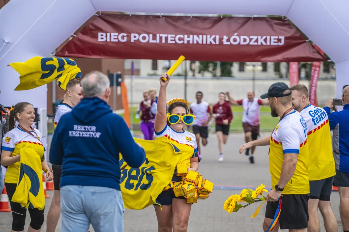 Firmowa sztafeta - radość biegaczy
