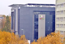 Budynek o nowoczesnej architekturze