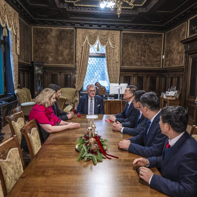 Rozmowy z chińską delegacją w rektoracie