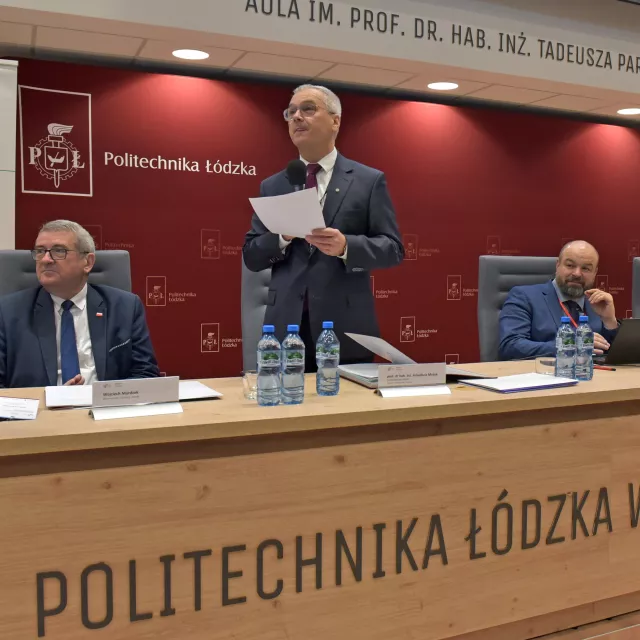 Od lewej: minister Wojciech Murdzek, przewodniczący KRASP prof. Arkadiusz Mężyk, prof. Michał Zasada, rektor SGGW, prof. Jan Szmidt, honorowy przewodniczący KRASP