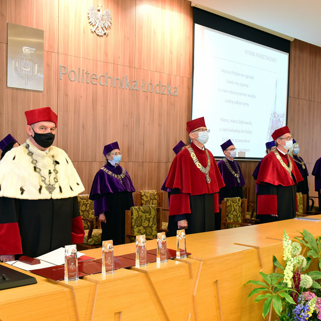 Władze uczelni podczas otwarcia uroczystego posiedzenia Senatu